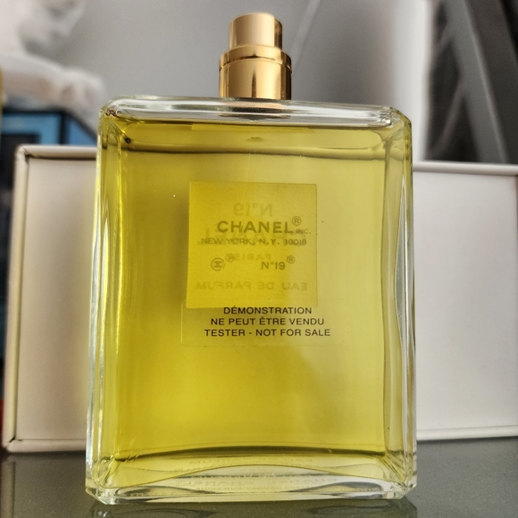 CHANEL N°19 EAU DE PARFUM SPRAY 100ML TESTER (No lid) - Picture 4 of 7